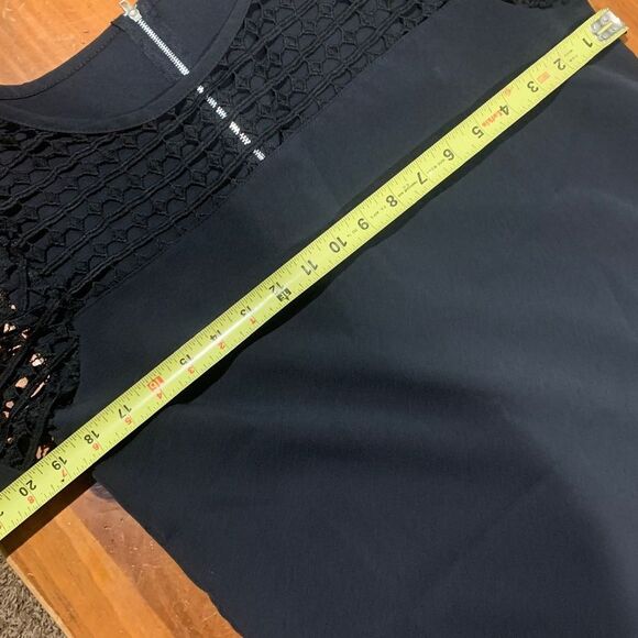 Moral Fiber, blouse,  quarter zip back. Medium - Picture 8 of 12